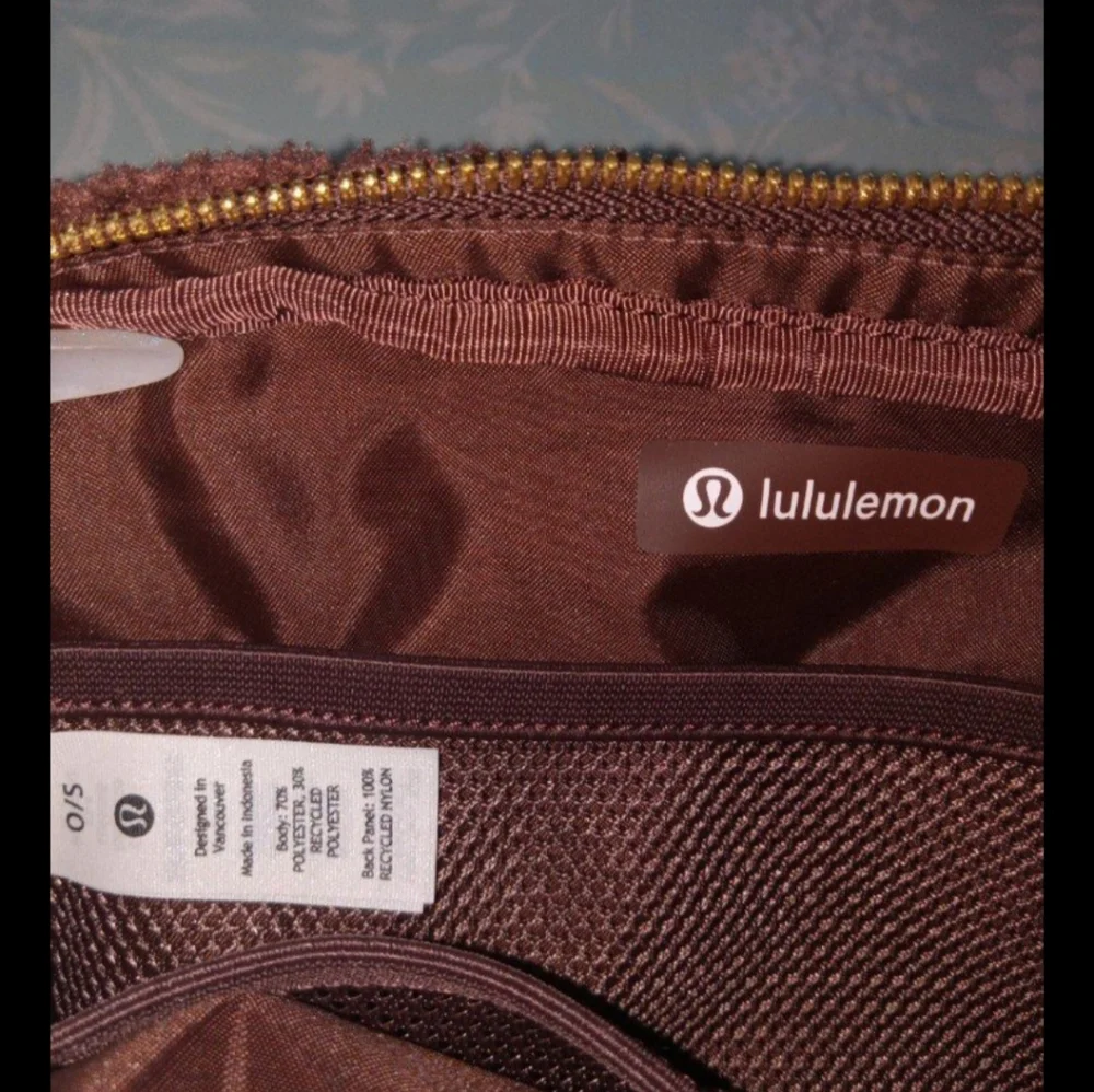 Lululemon Athletica Brown Fleece Fanny Pack Crossbody Bag Purse L2 Large - Picture 8 of 9
